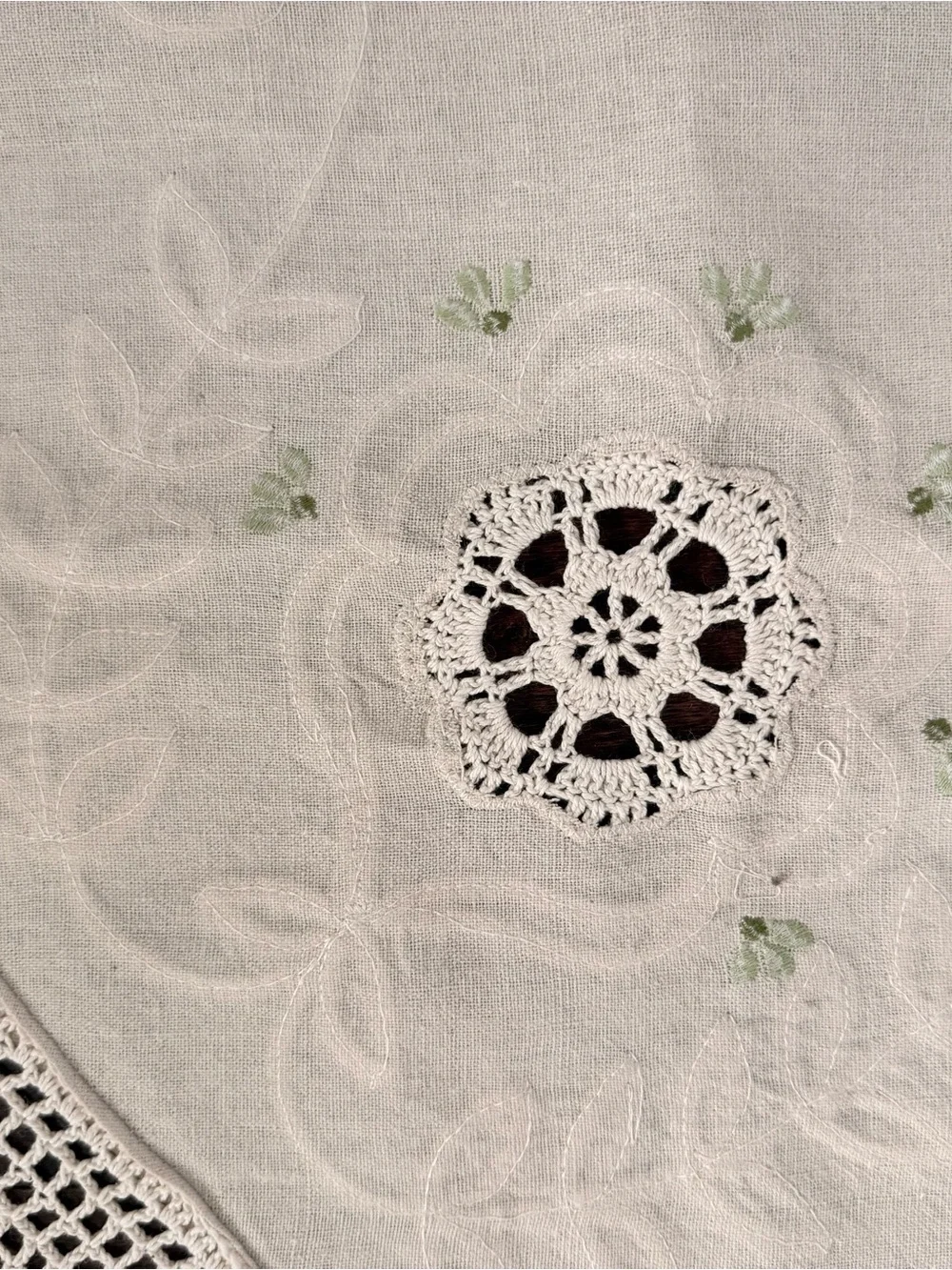 Embroidered Detail Linen Tablecloth 34”x34”